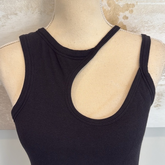 Alp N Rock Black Asymmetrical Cutout Tank Top size X-Large - Picture 2 of 7